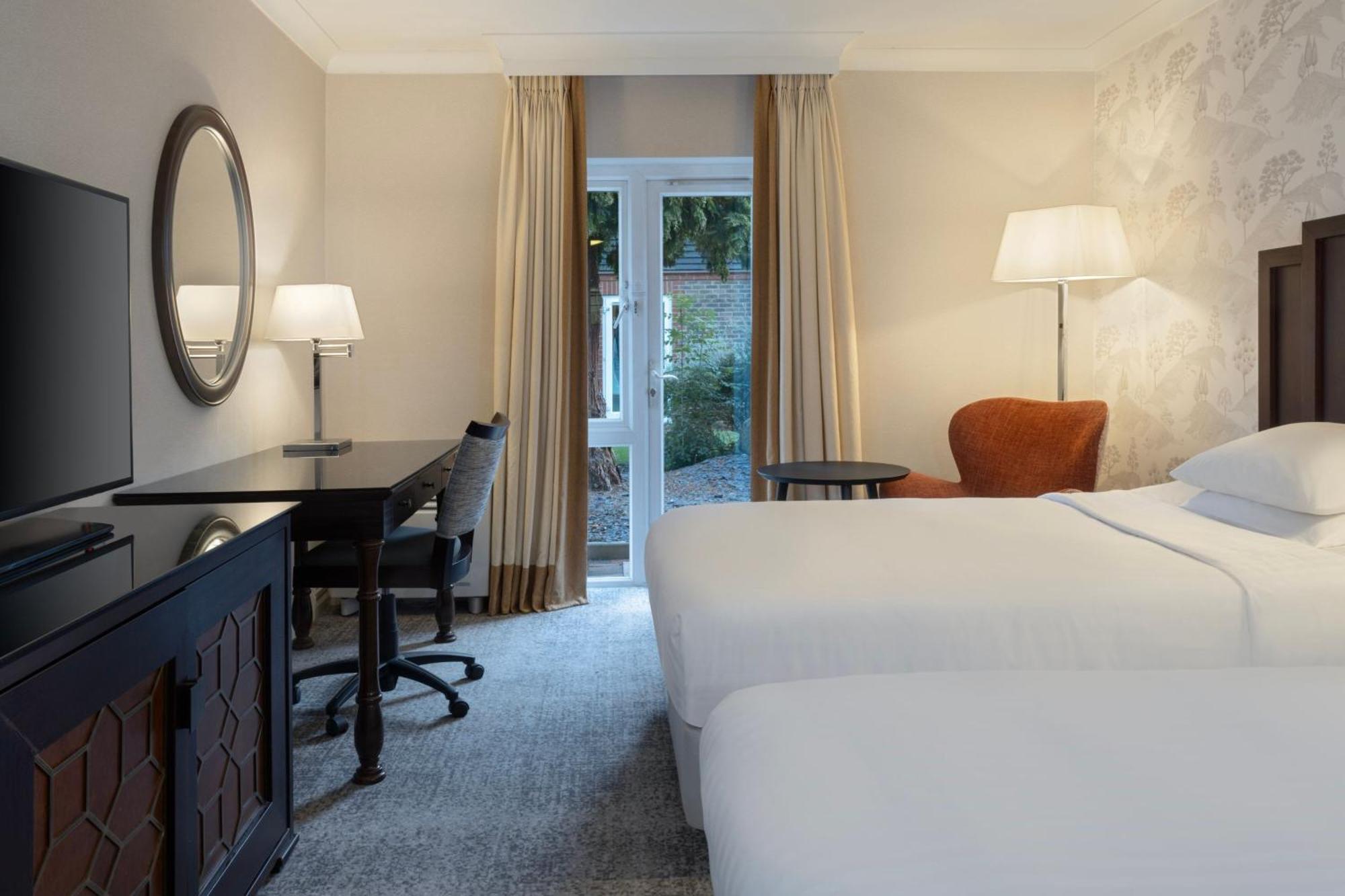 Delta Hotels By Marriott Tudor Park Country Club Maidstone Exterior photo