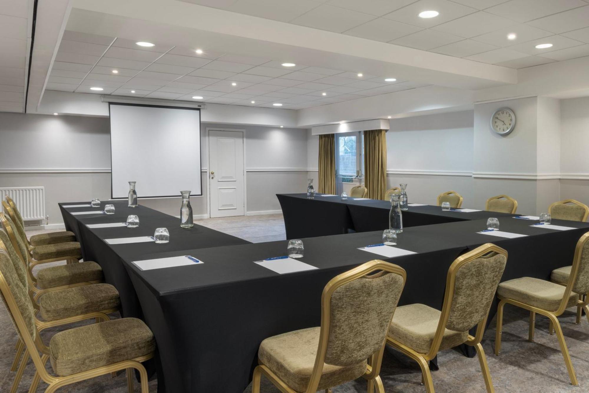 Delta Hotels By Marriott Tudor Park Country Club Maidstone Exterior photo