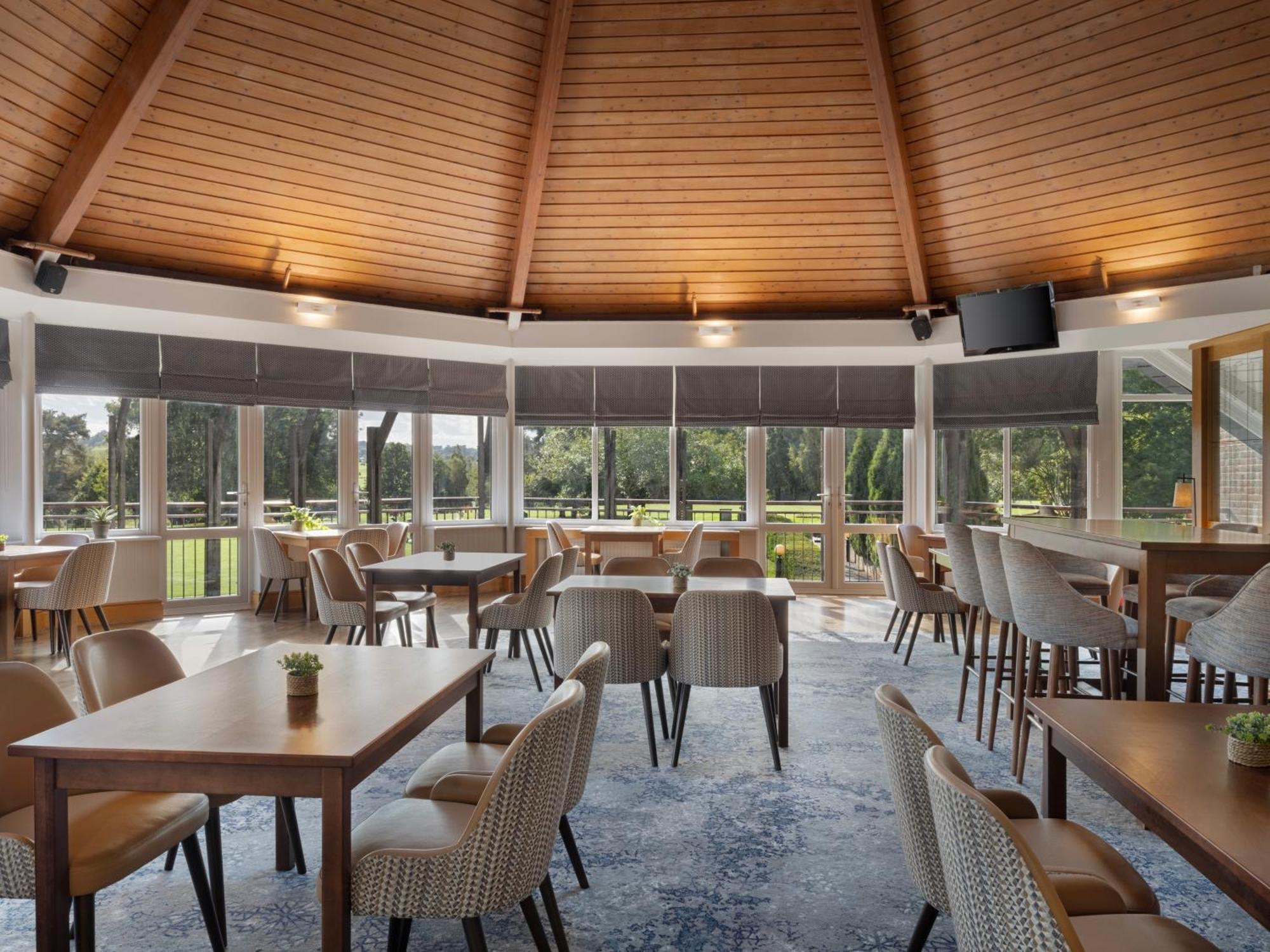 Delta Hotels By Marriott Tudor Park Country Club Maidstone Exterior photo