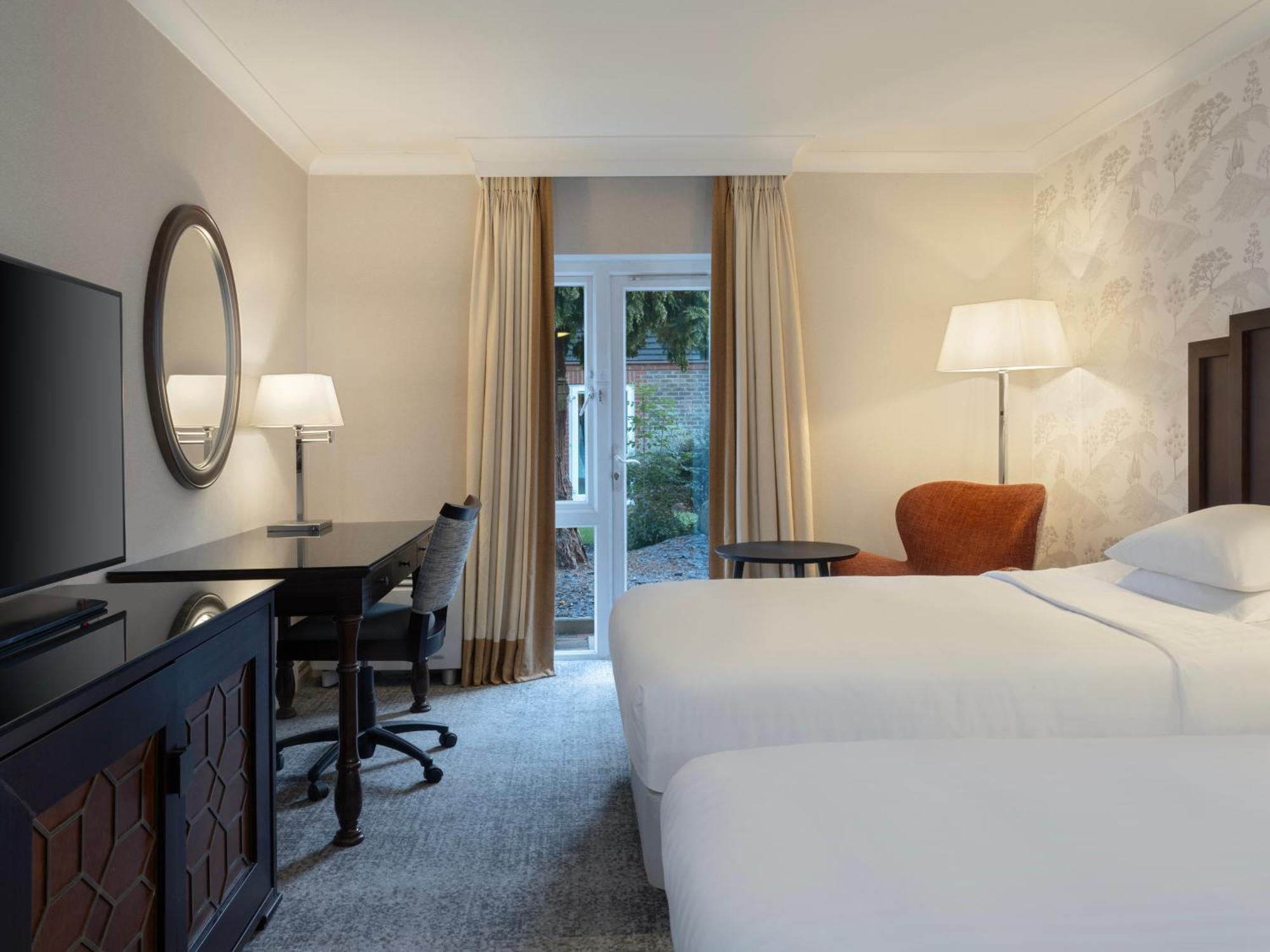 Delta Hotels By Marriott Tudor Park Country Club Maidstone Exterior photo