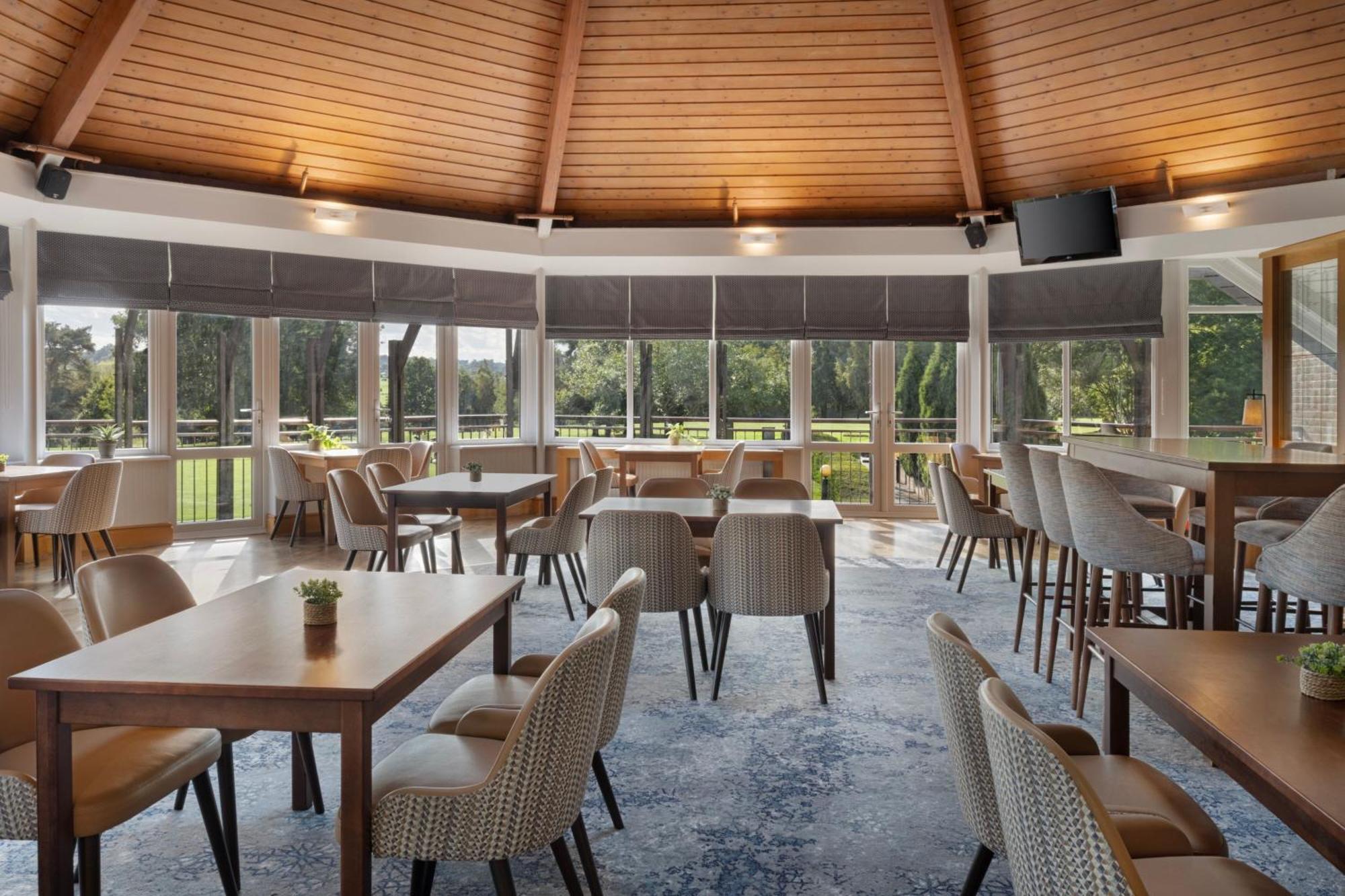 Delta Hotels By Marriott Tudor Park Country Club Maidstone Exterior photo