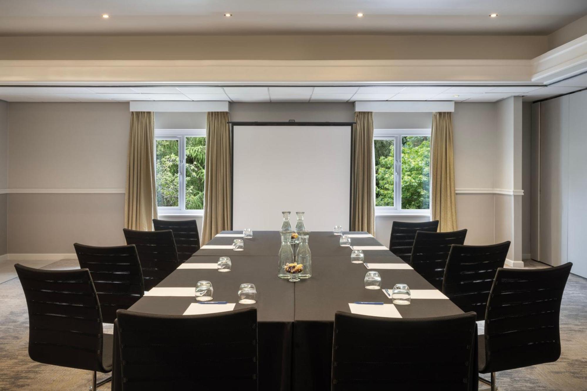 Delta Hotels By Marriott Tudor Park Country Club Maidstone Exterior photo