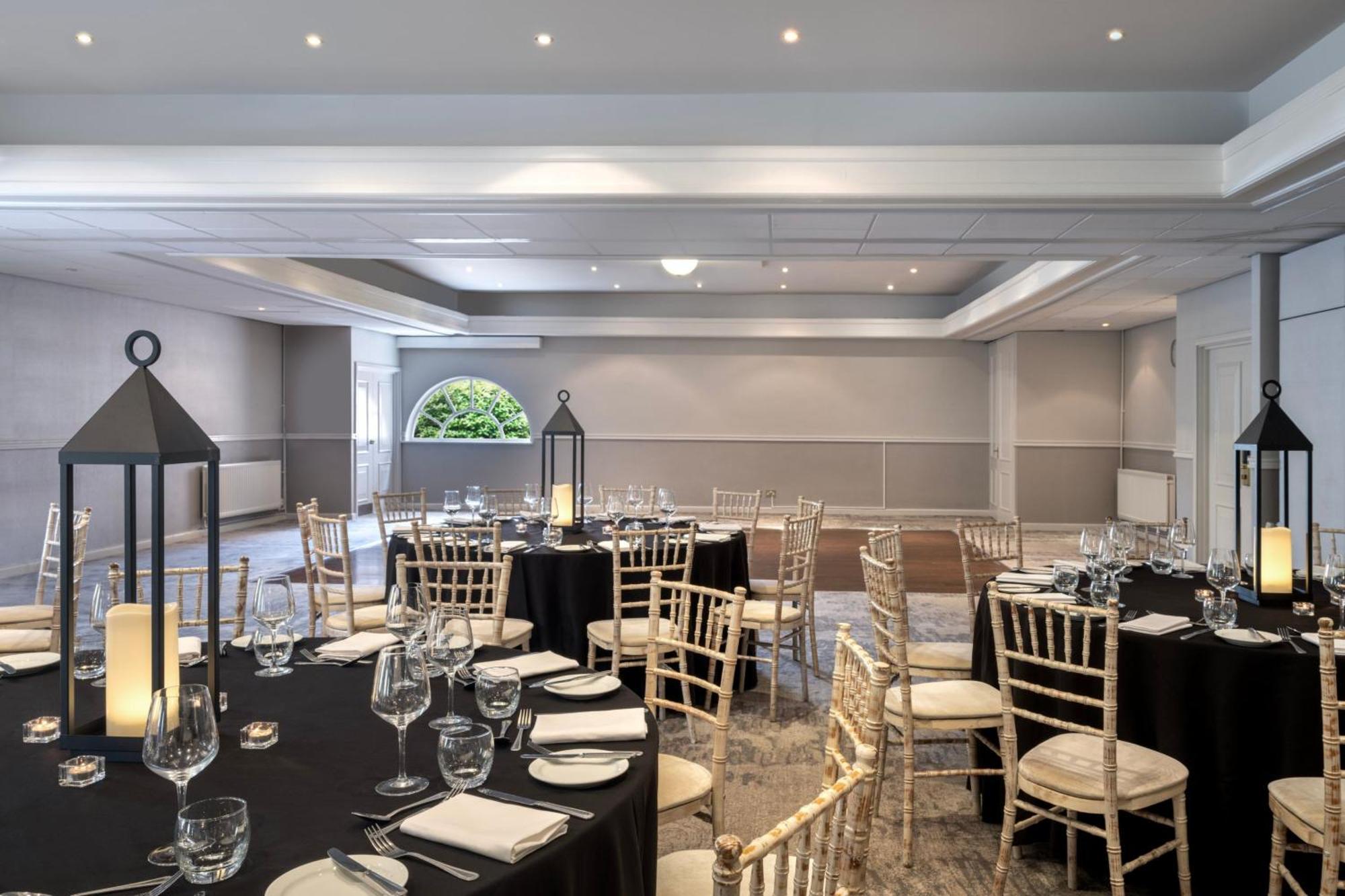 Delta Hotels By Marriott Tudor Park Country Club Maidstone Exterior photo