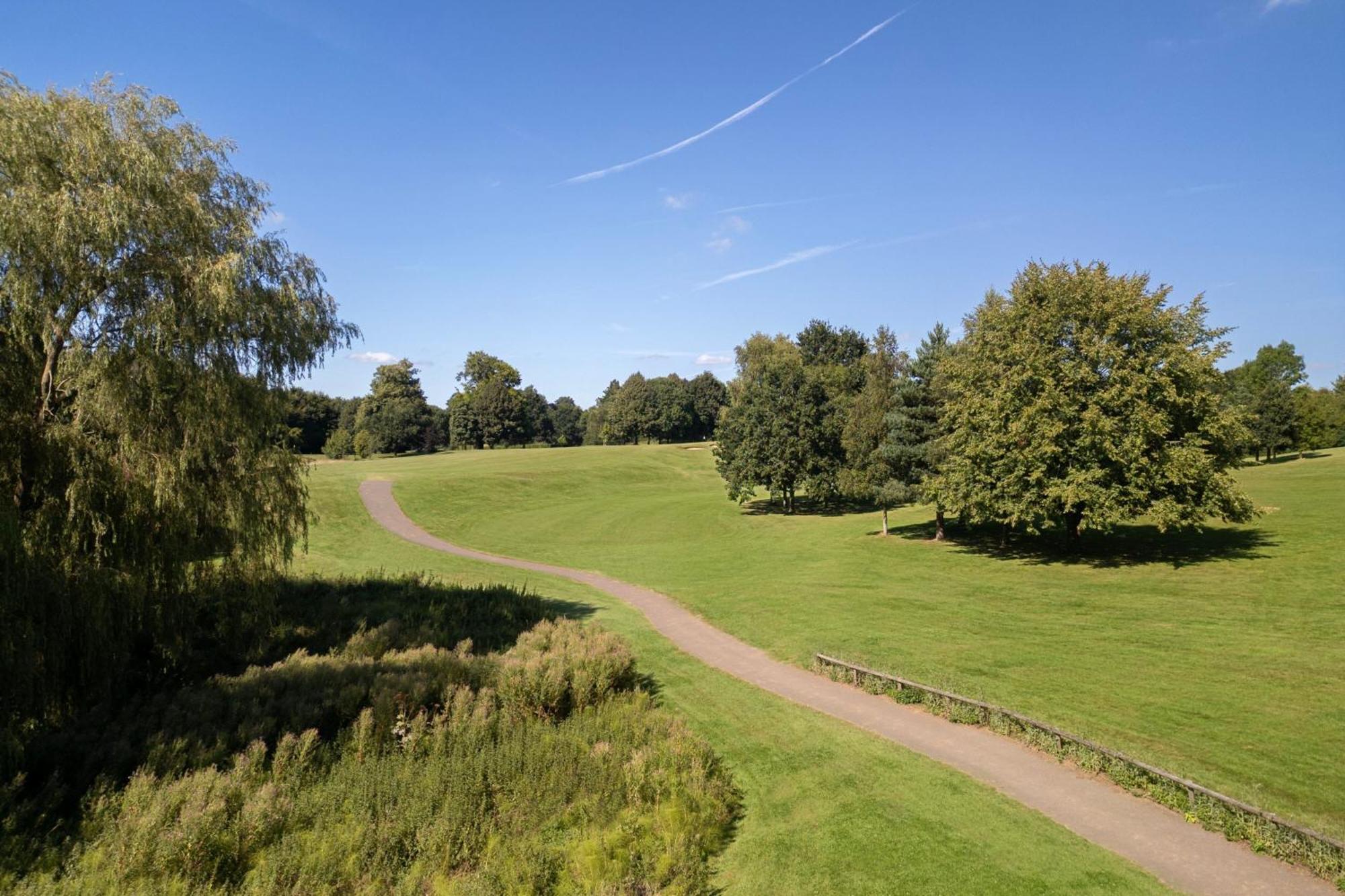 Delta Hotels By Marriott Tudor Park Country Club Maidstone Exterior photo