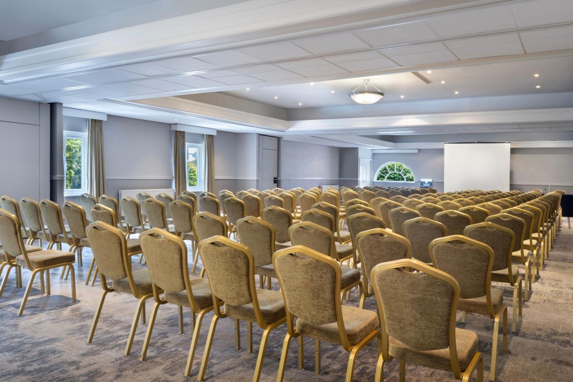 Delta Hotels By Marriott Tudor Park Country Club Maidstone Exterior photo