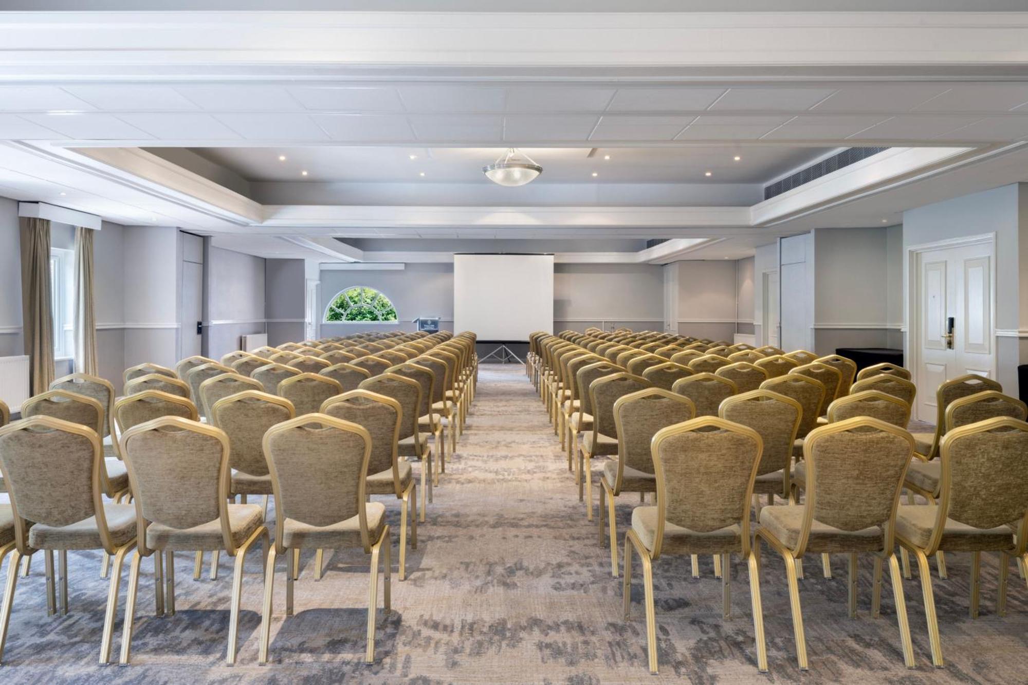 Delta Hotels By Marriott Tudor Park Country Club Maidstone Exterior photo