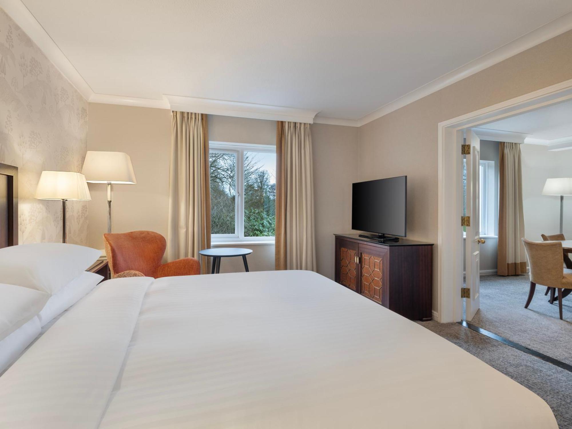 Delta Hotels By Marriott Tudor Park Country Club Maidstone Exterior photo