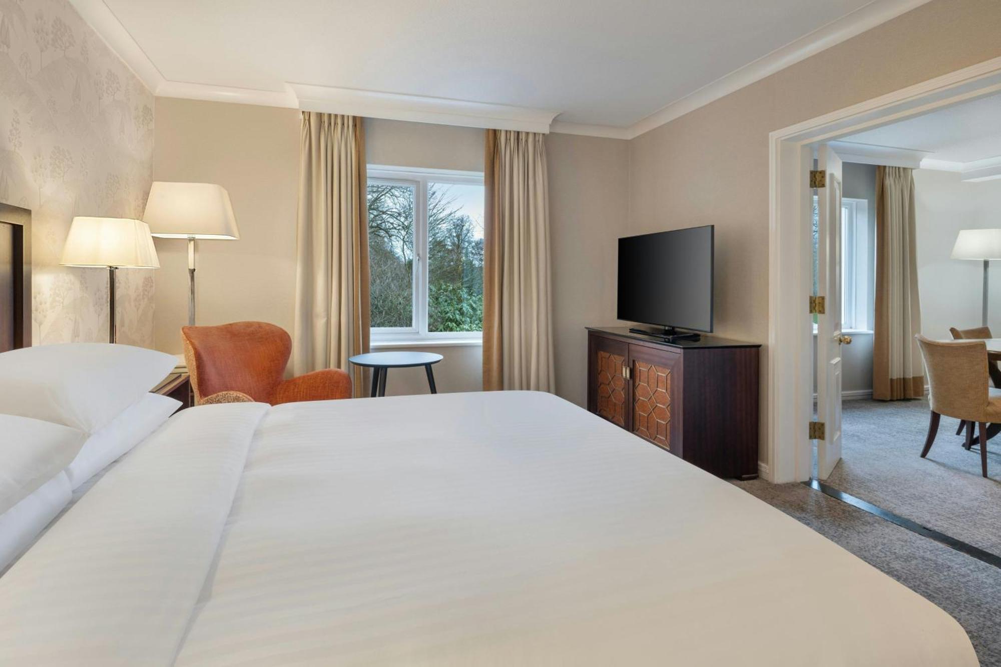 Delta Hotels By Marriott Tudor Park Country Club Maidstone Exterior photo